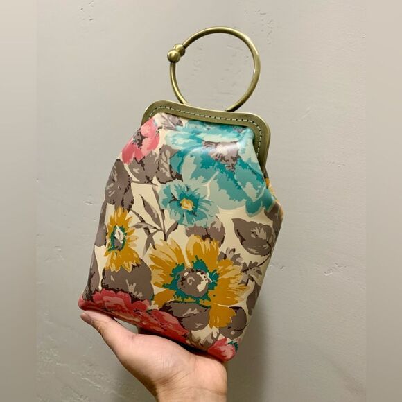 Handsewn Vintage Style Genuine Leather Floral Print Kiss lock Wristlet/Crossbody - Picture 3 of 15